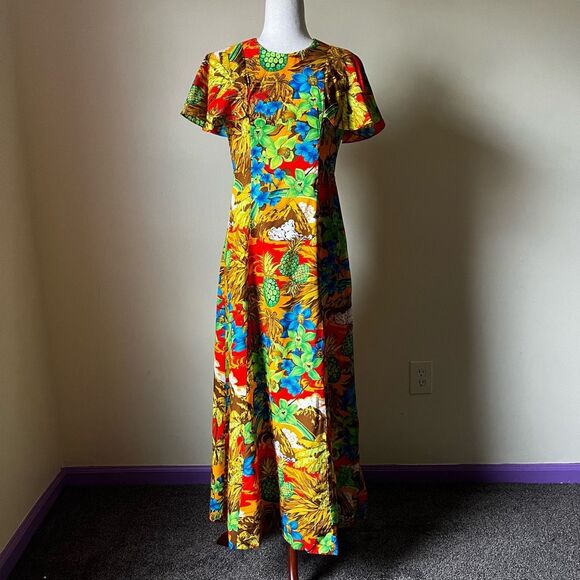 Vintage 60s 70s Hukilau Fashions Hawaiian Maxi Dress Bright Tropical Print Small - Picture 1 of 13
